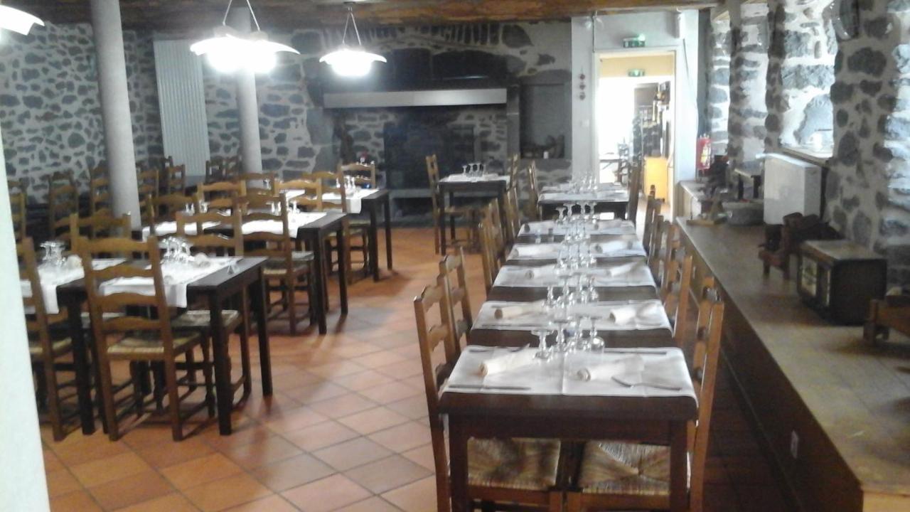 Auberge Les Fontilles Coltines Dış mekan fotoğraf