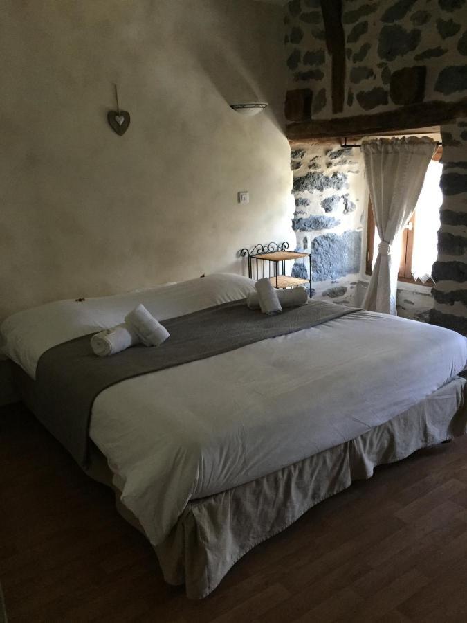 Auberge Les Fontilles Coltines Dış mekan fotoğraf
